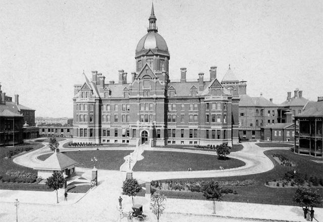 1889年在约翰霍普金斯医院